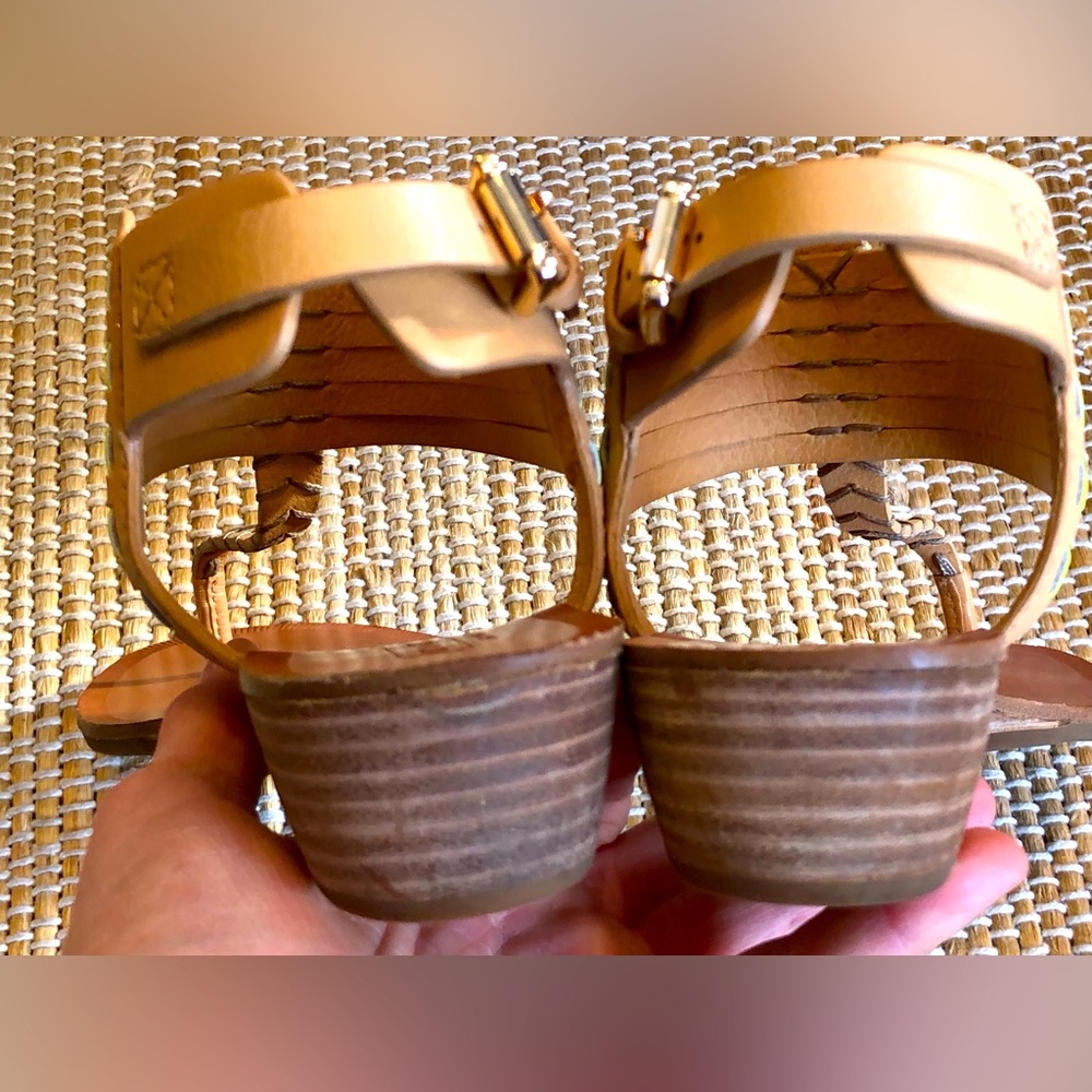 NIB COACH s7.5 thong sandals Gorgeous soft leather Rare find! Neon grn trim - Picture 6 of 9